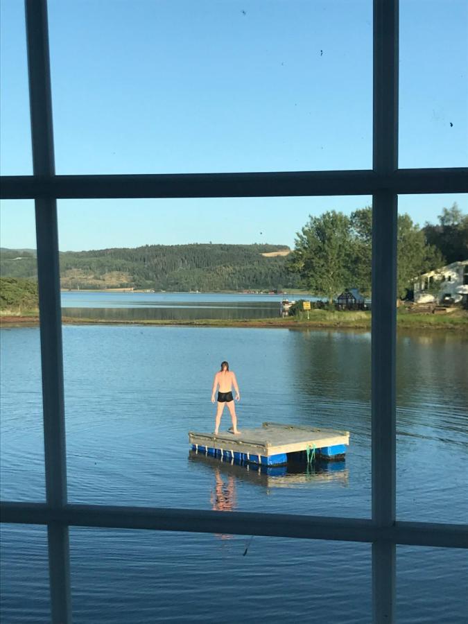 Saga, Et Unikt, Sjarmerende Badehotell Med Fa Rom, Sauna Og Badebrygge - Inderoy Straumen  Exteriér fotografie