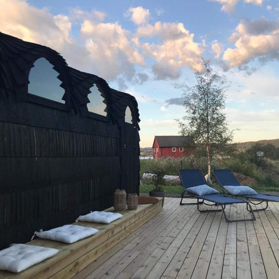 Saga, Et Unikt, Sjarmerende Badehotell Med Fa Rom, Sauna Og Badebrygge - Inderoy Straumen  Exteriér fotografie