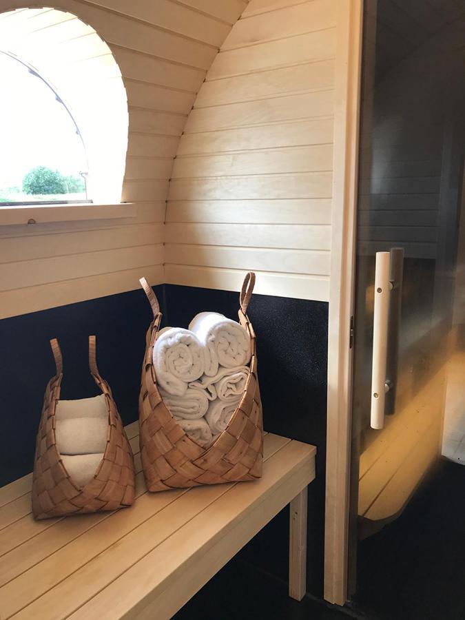 Saga, Et Unikt, Sjarmerende Badehotell Med Fa Rom, Sauna Og Badebrygge - Inderoy Straumen  Exteriér fotografie