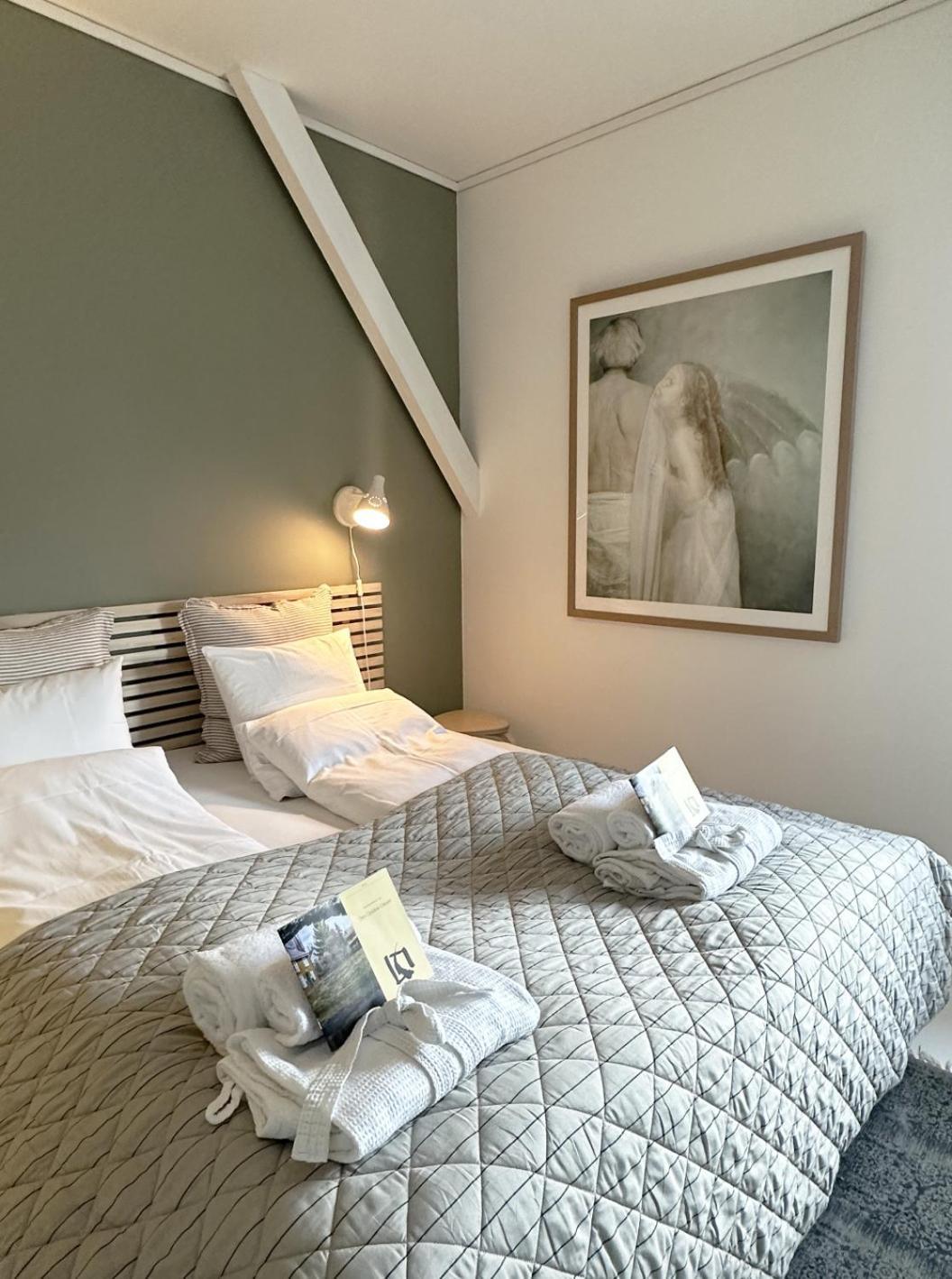 Saga, Et Unikt, Sjarmerende Badehotell Med Fa Rom, Sauna Og Badebrygge - Inderoy Straumen  Exteriér fotografie