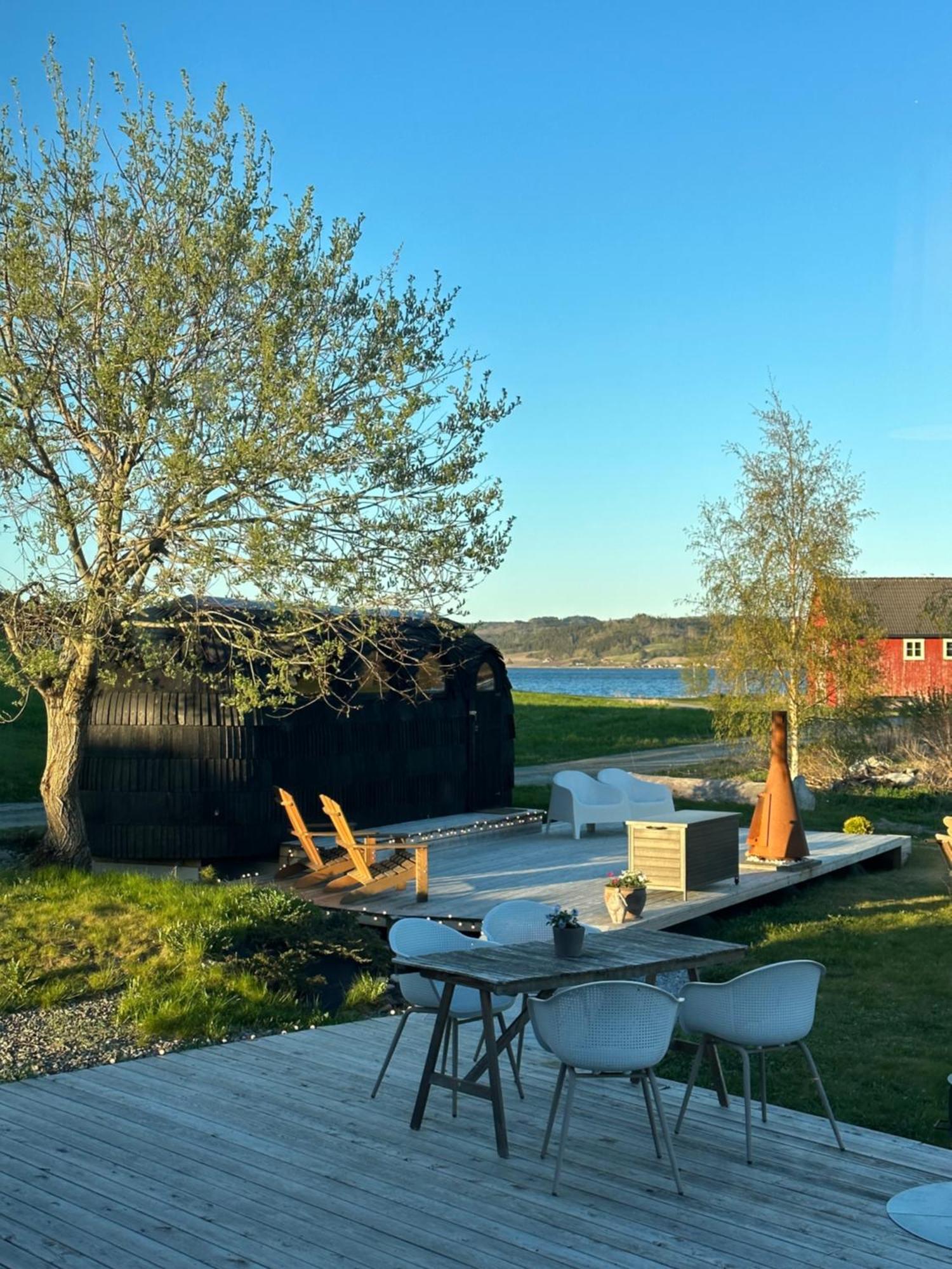 Saga, Et Unikt, Sjarmerende Badehotell Med Fa Rom, Sauna Og Badebrygge - Inderoy Straumen  Exteriér fotografie