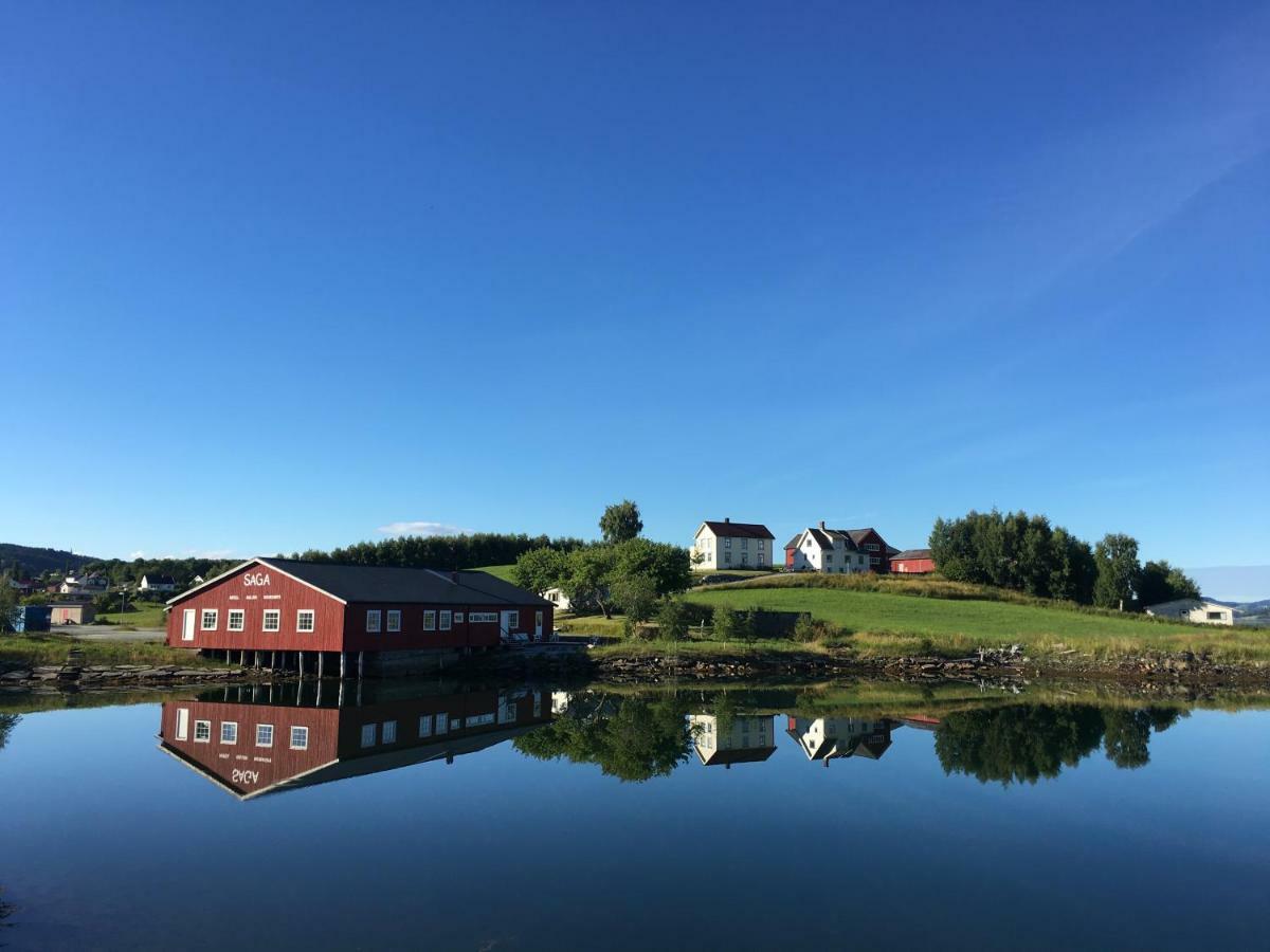 Saga, Et Unikt, Sjarmerende Badehotell Med Fa Rom, Sauna Og Badebrygge - Inderoy Straumen  Exteriér fotografie